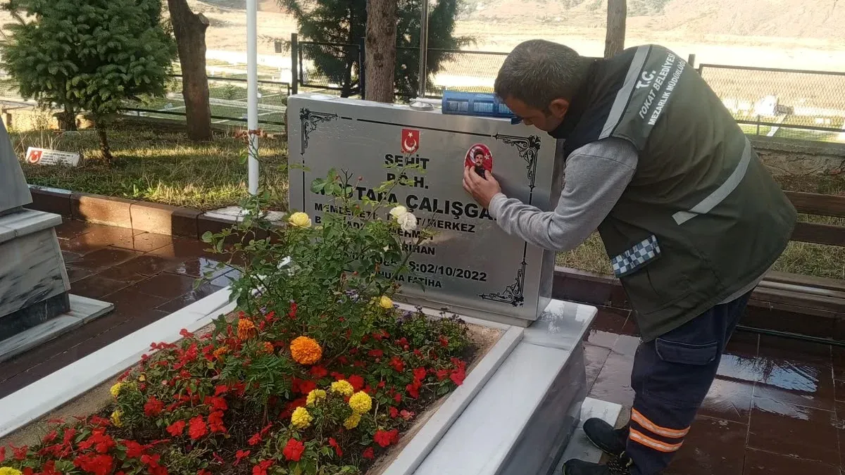 ERENLER ŞEHİTLİĞİ’NDE KABİRLERİN BAKIM VE YENİLEME ÇALIŞMALARI TAMAMLANDI