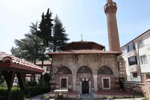 ALACA MESCİT