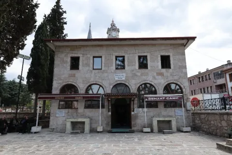 BEHZAT CAMİİ