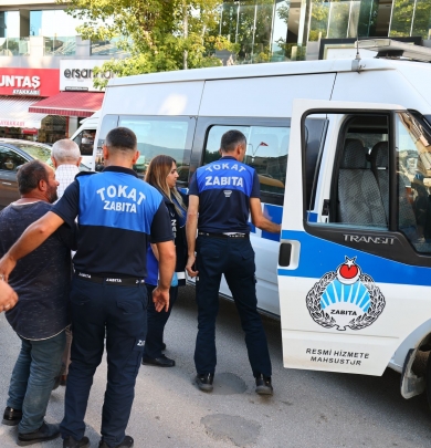 TOKAT BELEDİYESİ DİLENCİLİKLE MÜCADELEYİ KARARLILIKLA SÜRDÜRÜYOR