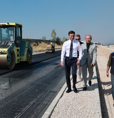 TOKAT BELEDİYESİ’NDE ÇİFT TABAKALI ASFALT DÖNEMİ BAŞLADI