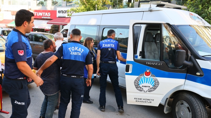 TOKAT BELEDİYESİ DİLENCİLİKLE MÜCADELEYİ KARARLILIKLA SÜRDÜRÜYOR